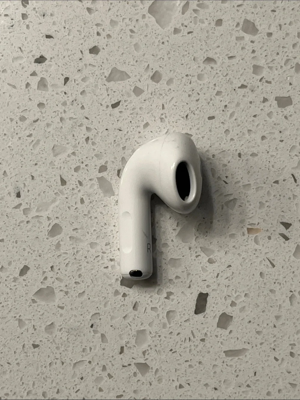 Apple AirPods 4 (4th Gen) ANC A3055 Replacement Earbud Right Side Only